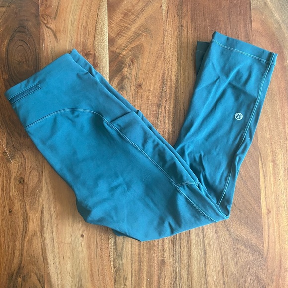 Size 2 Cropped Lululemon Leggings - Picture 1 of 2